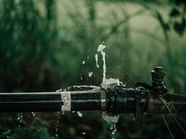 Réagir à une petite fuite d&rsquo;eau chez soi