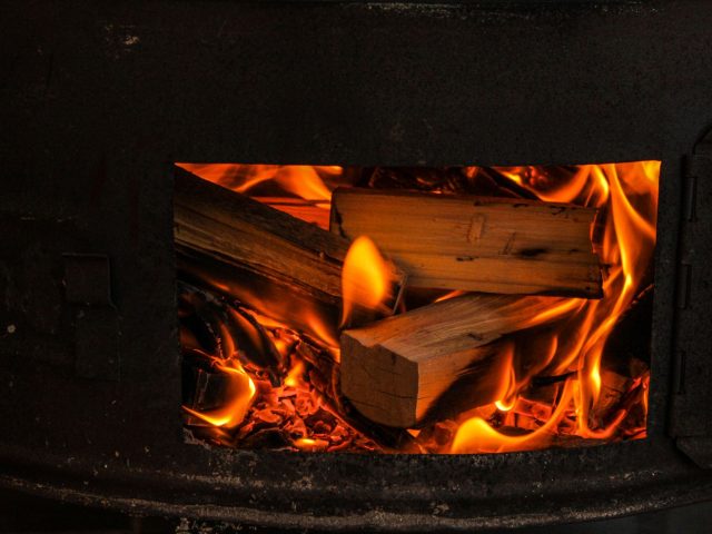 Entretien d&rsquo;un poêle à bois : guide pratique et checklist