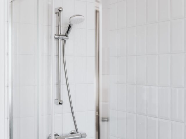 Comment remplacer le joint de douche soi‑même