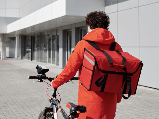 Comparer Uber Eats et Deliveroo pour la livraison en France