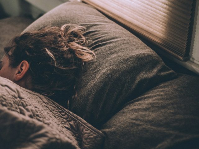 Améliorez votre sommeil naturellement : 8 astuces incontournables