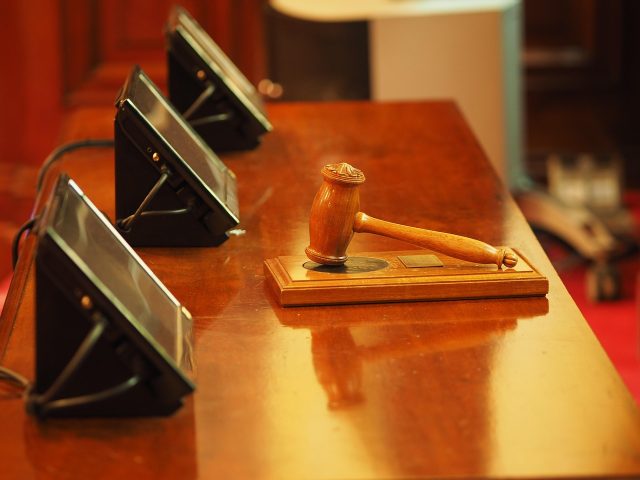 Alès : Une Réforme Judiciaire Cruciale pour Démêler le Système