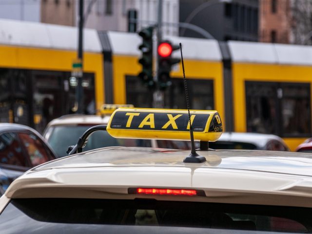Choisir entre BlaBlaCar et Uber pour covoiturage et trajets
