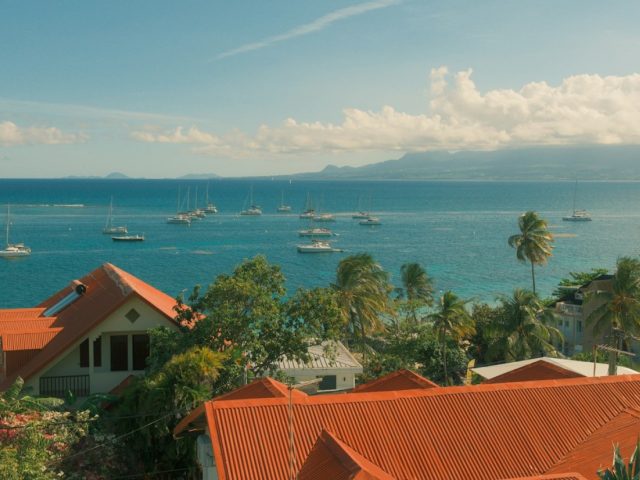 Acheter en Guadeloupe : budget réel et pièges administratifs à connaît