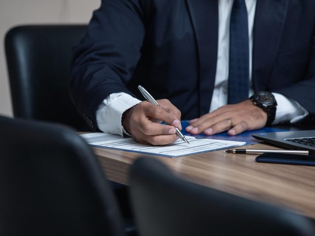 Honoraires d&rsquo;avocat expulsion locataire : combien prévoir dans le Gard