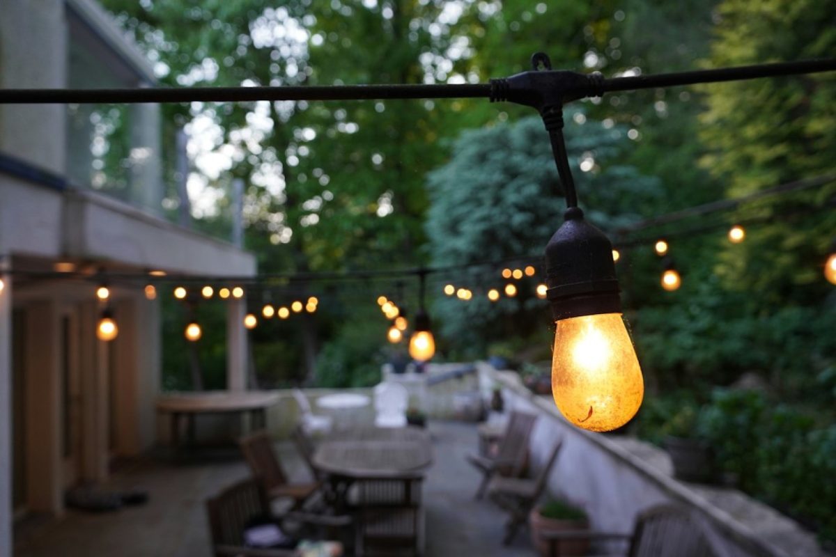 Recevoir dans son jardin gardois : matériel et astuces pratiques